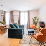 22Crc1039 - Exquisite Apartment Near The Center