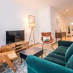 22Crc1039 - Exquisite Apartment Near The Center