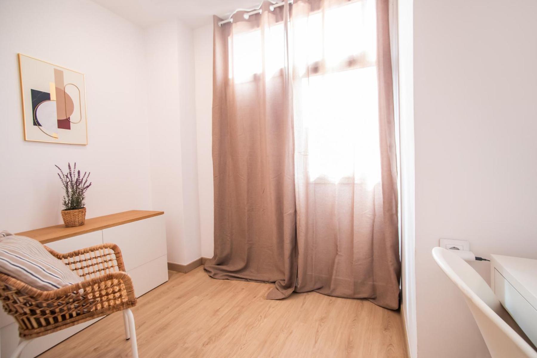 22crc1039 - Exquisite Near The Center Barcelone